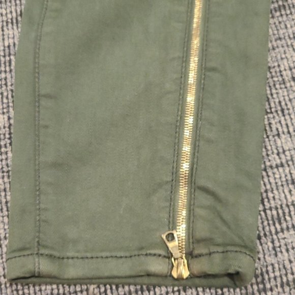7 for all mankind Skinny Green Denim.jesns with zippers down the leg - Picture 4 of 9